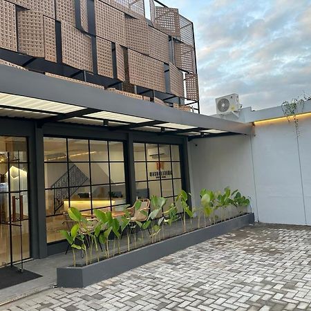 Masri Living By Daphna International Hotell Yogyakarta Exteriör bild