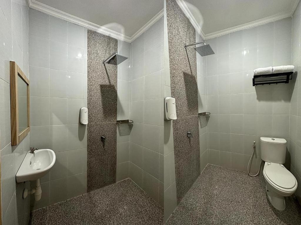 Masri Living By Daphna International Hotell Yogyakarta Exteriör bild