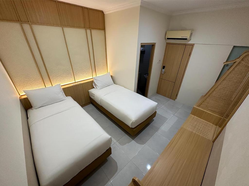 Masri Living By Daphna International Hotell Yogyakarta Exteriör bild