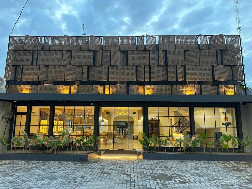 Masri Living By Daphna International Hotell Yogyakarta Exteriör bild